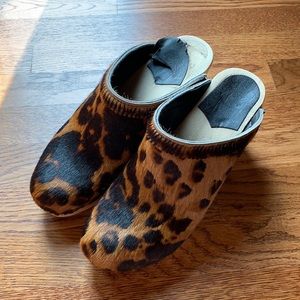 No.6 Leopard clogs, seldom worn! Great condition